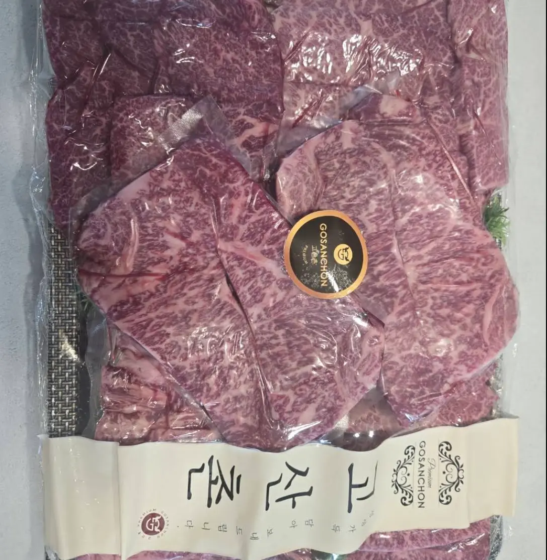 GOSANCHON — marbled hanwoo beef close ups