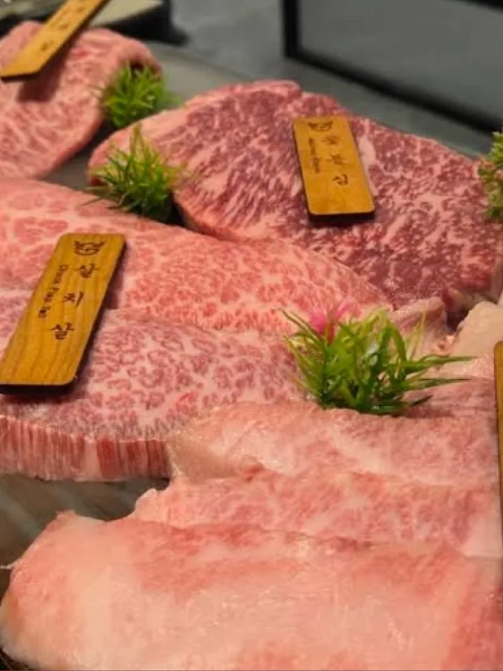 GOSANCHON — close up marbled cuts with nameplate