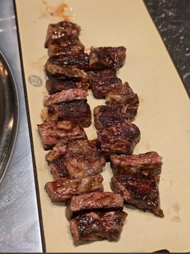 GOSANCHON — grilled beef bites on butcher paper